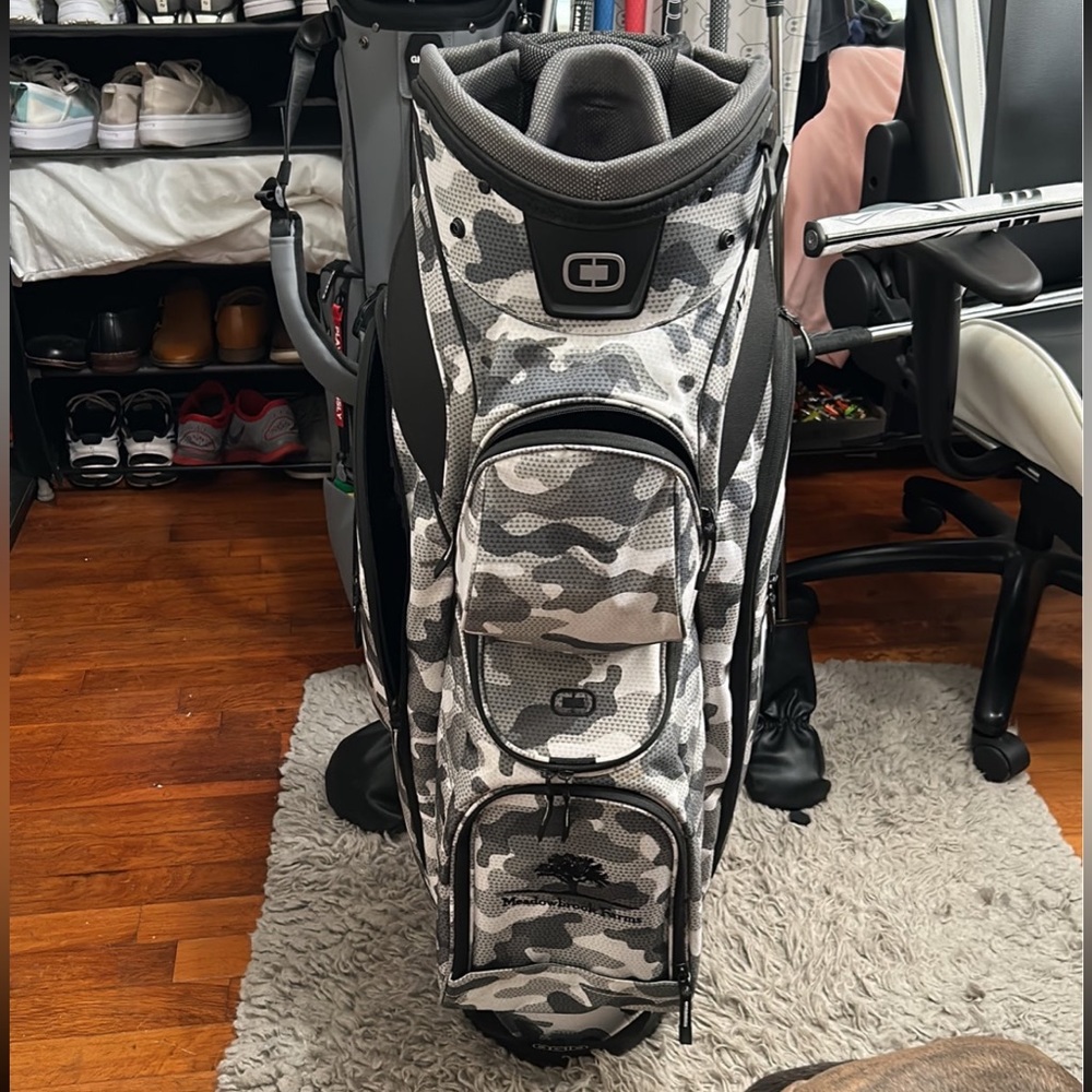 Snow Camo Ogio 14 way Cart Bag In Excellent Condition